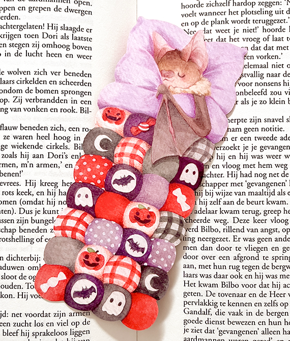 Sleepy bat | Die cut Bookmark