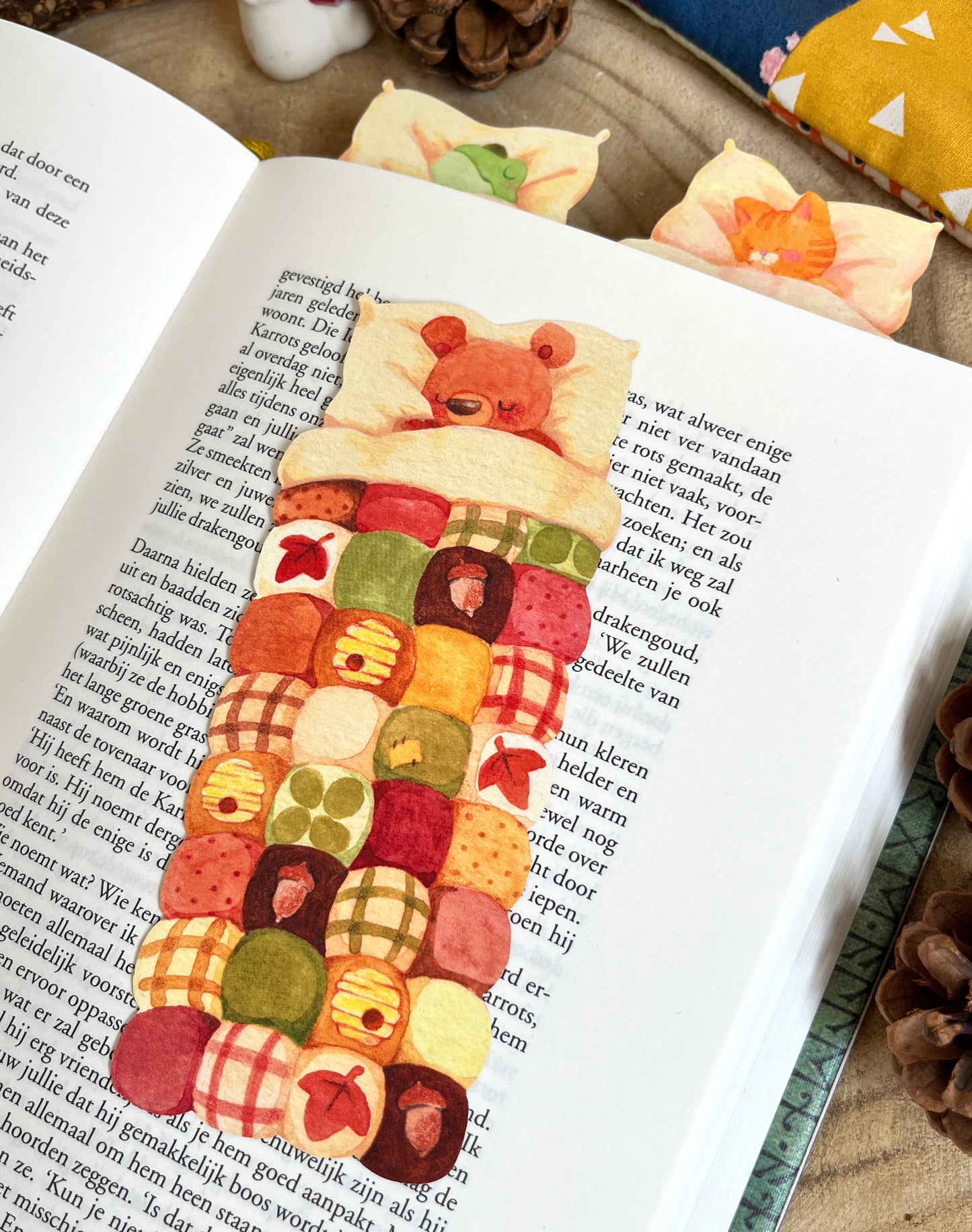 Sleepy bear | Die cut Bookmark