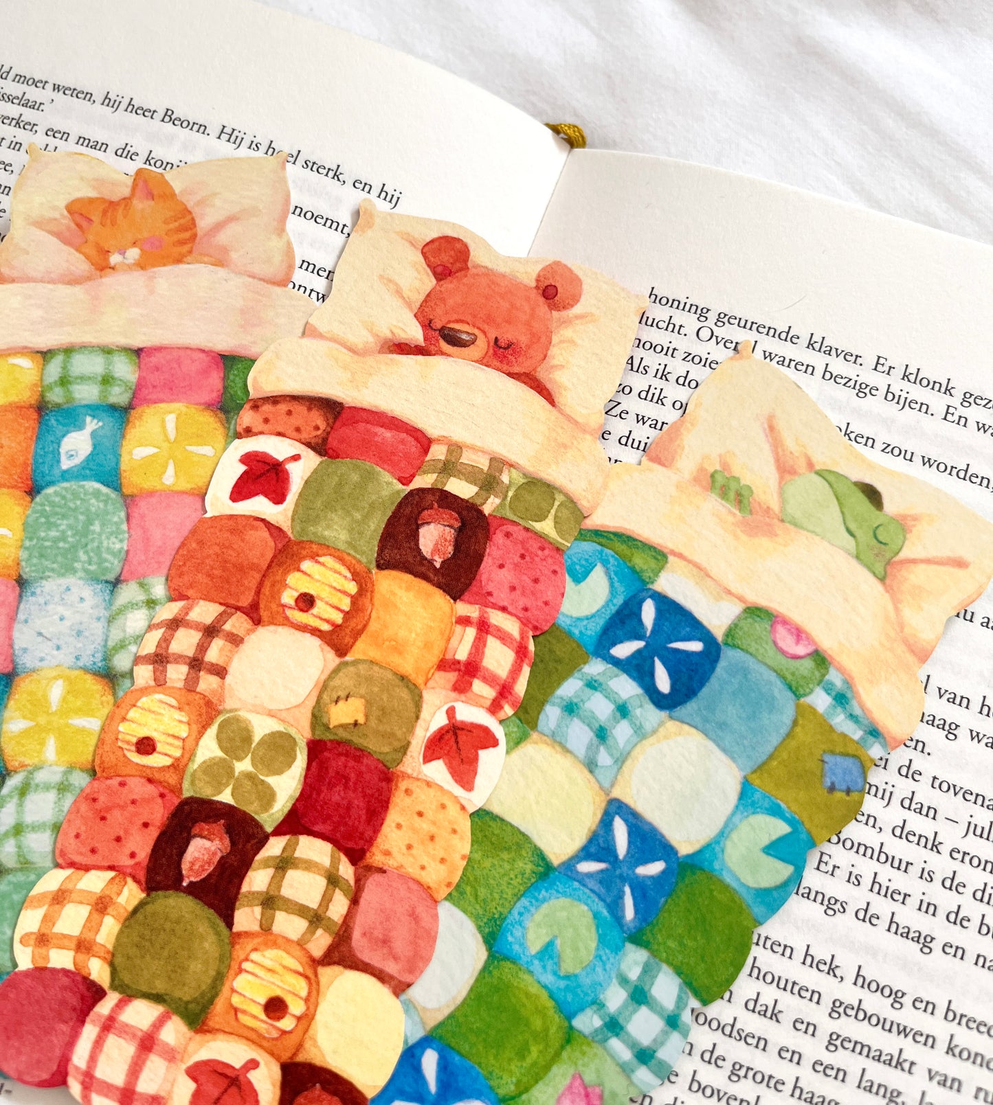 Sleepy cat | Die cut Bookmark